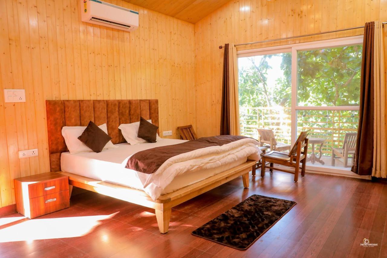Suryoday Resort Лансдаун Екстер'єр фото