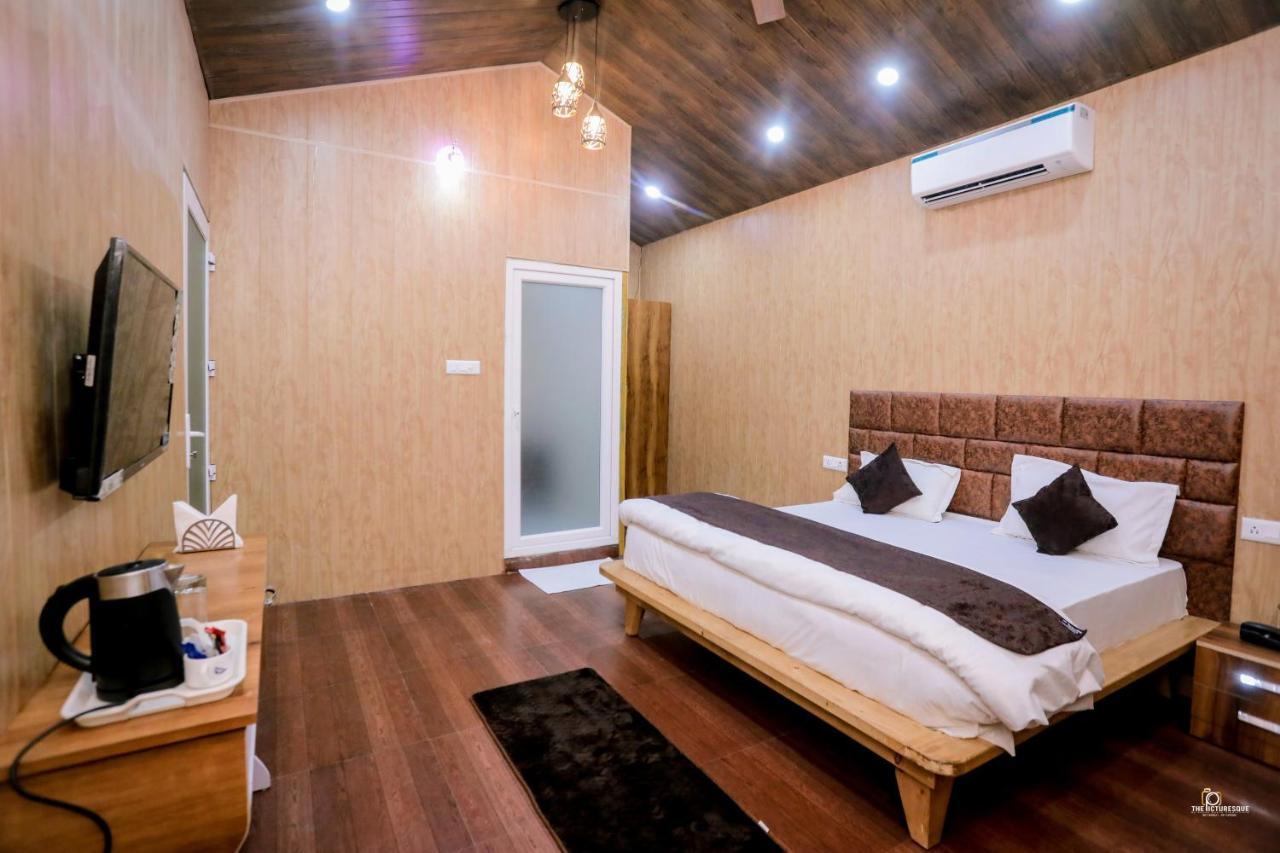 Suryoday Resort Лансдаун Екстер'єр фото