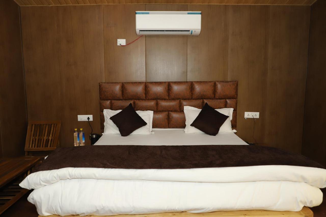 Suryoday Resort Лансдаун Екстер'єр фото