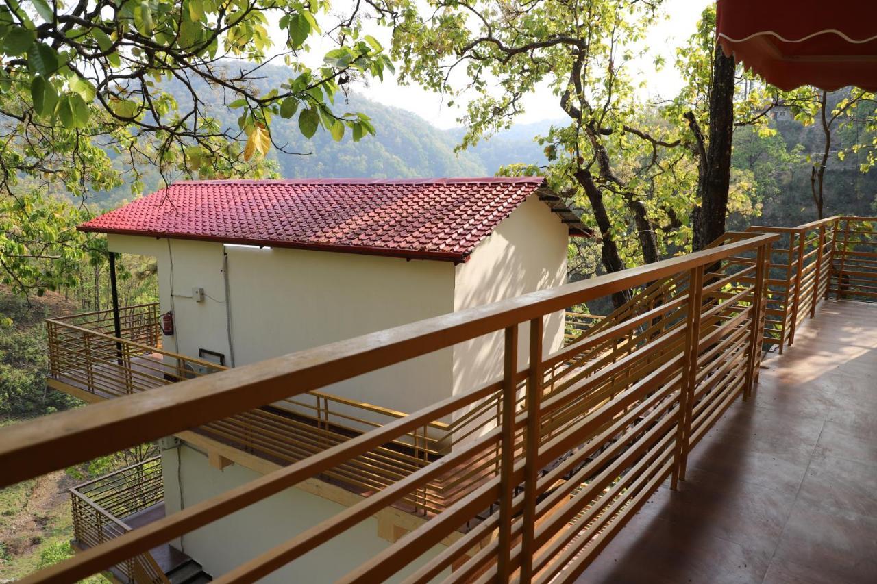 Suryoday Resort Лансдаун Екстер'єр фото