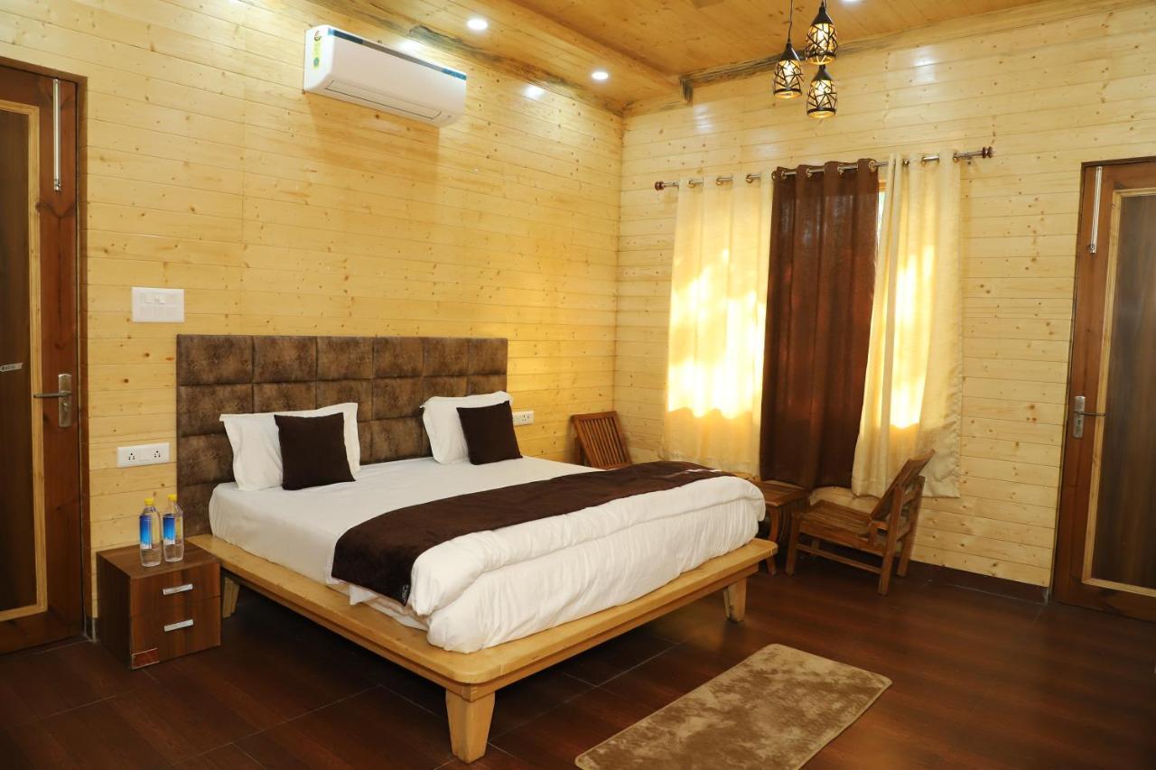 Suryoday Resort Лансдаун Екстер'єр фото